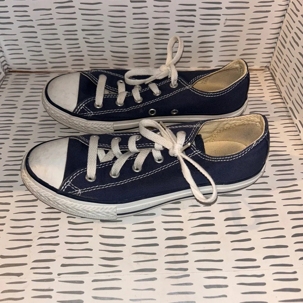 Converse Chuck Taylor All Star Low Top Navy Blue Youth 3 Sneakers Skater Retro